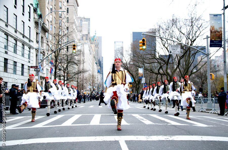 PRESIDENTIAL GAURD TSIOLADES